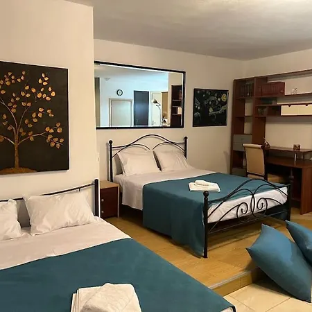 50m From Beach! Apartment Palaiontsiflikion