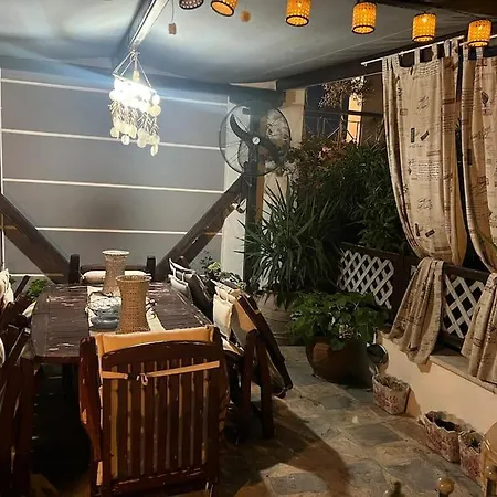 50m From Beach! شقة *